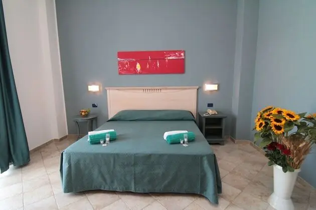 Üç Kişilik Oda