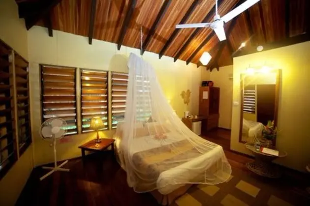 Bungalov, Okyanus Manzaralı (Ocean View Bure)