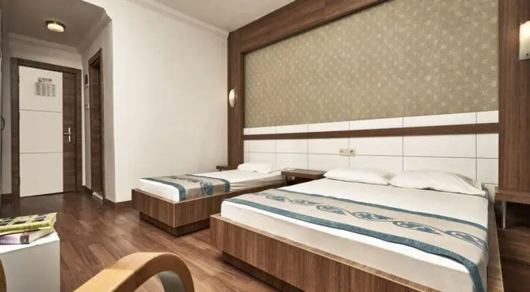 Standart Oda, Bahçe Manzaralı, Fransız Balkonlu
