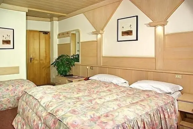 Classic Üç Kişilik Oda