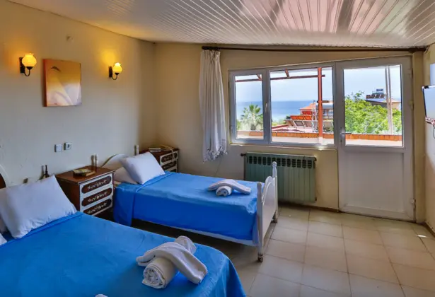 Çift Kişilik, Bahçe Manzaralı