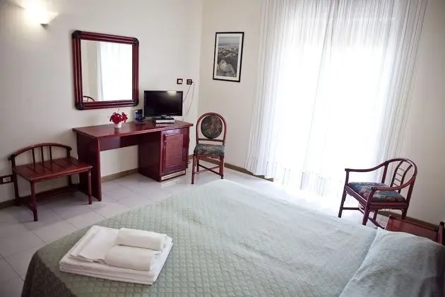 Classic Üç Kişilik Oda, Balkon