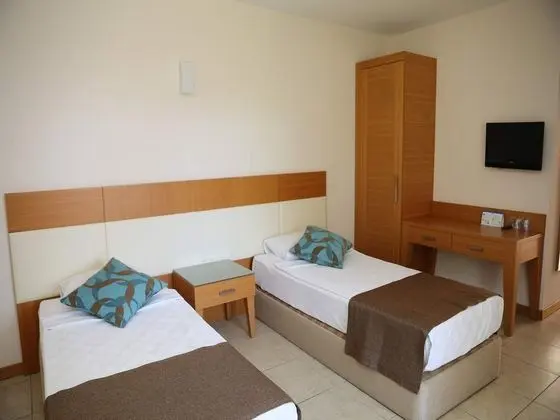 https://images.etstur.com/files/images/hotelImages/TR/214433/l/Club-Kastalia-Holiday-Village-Oda-311991.jpg
