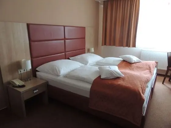 Tek Büyük veya İki Ayrı Yataklı Oda