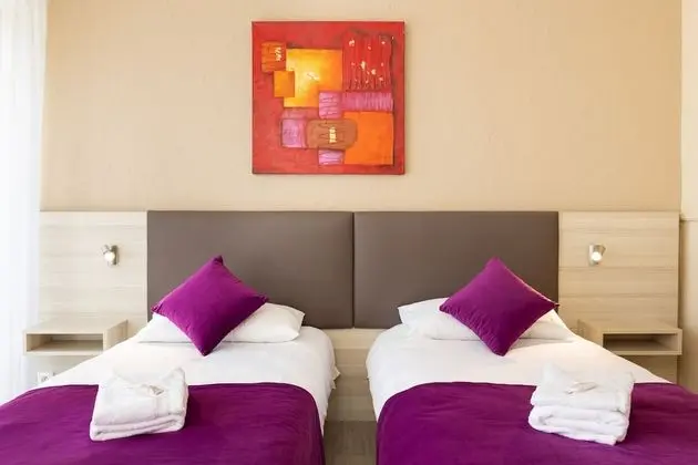 Tek Büyük veya İki Ayrı Yataklı Oda