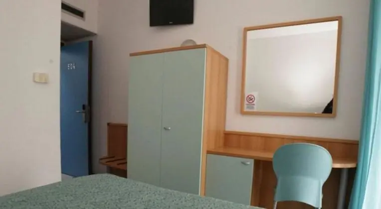 Economy Tek Büyük Yataklı Oda