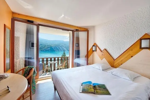 Tek Büyük Yataklı Oda, Göl Manzaralı