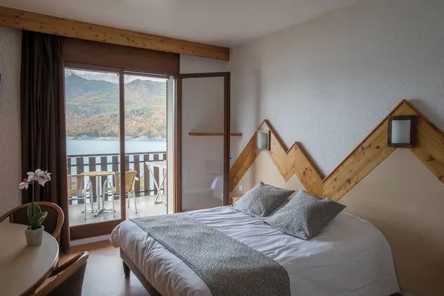 Tek Büyük Yataklı Oda, Göl Manzaralı