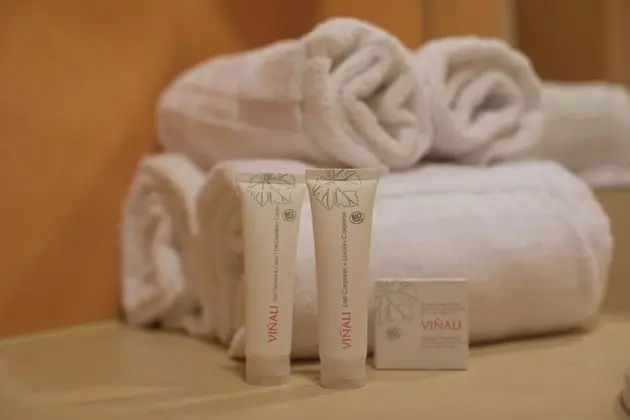 Tek Büyük Yataklı Oda, Göl Manzaralı