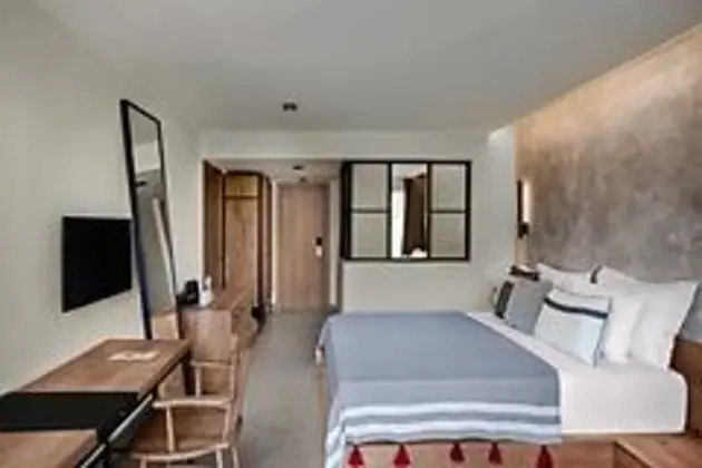 Comfort Ana Bina Bahçe Manzaralı Oda