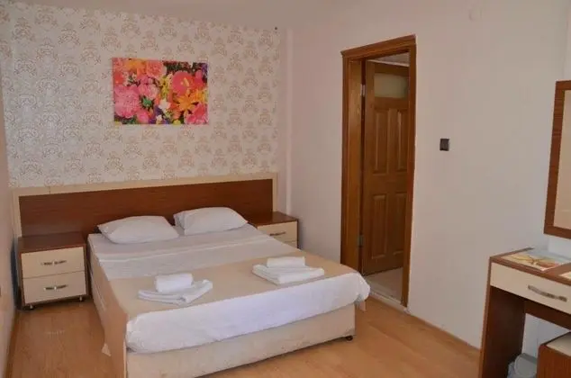 Standart Oda, Kara Manzaralı