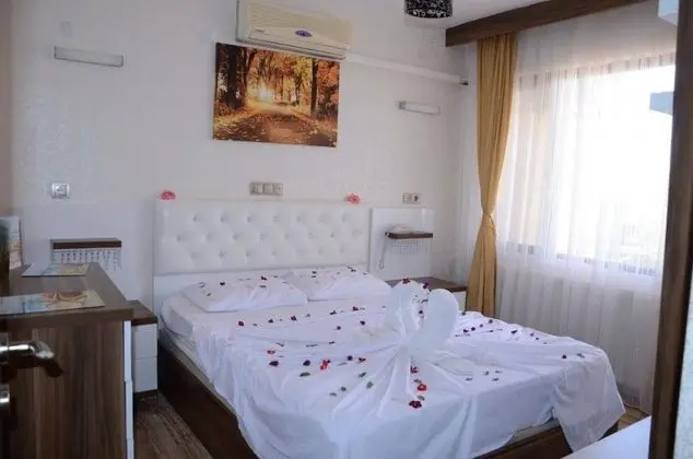 Standart Oda, Kara Manzaralı