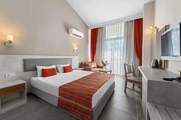 https://images.etstur.com/imgproxy/resize/2560x1440/files/images/hotelImages/etsrooms/513823/Club_Hotel_Rama_20251218151943_3.jpg