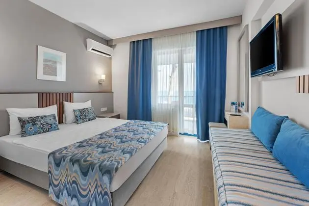 https://images.etstur.com/imgproxy/resize/2560x1440/files/images/hotelImages/etsrooms/513823/Club_Hotel_Rama_20251218152423_0.JPG