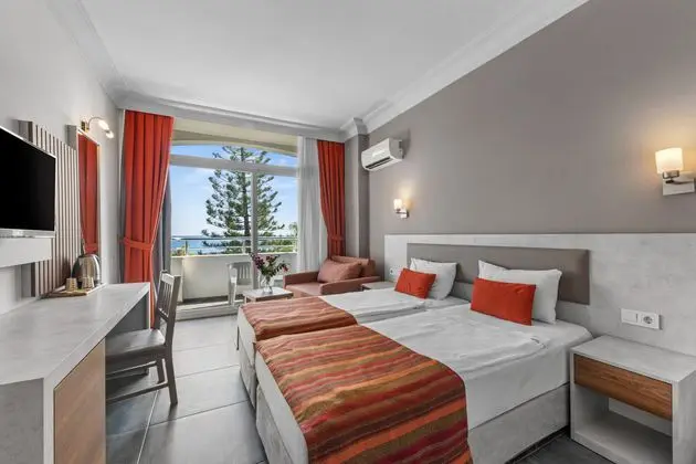 https://images.etstur.com/imgproxy/resize/2560x1440/files/images/hotelImages/etsrooms/513823/Club_Hotel_Rama_20251218152424_3.JPG