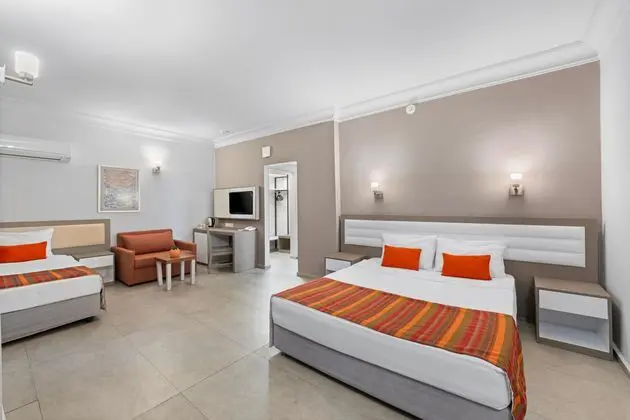 https://images.etstur.com/imgproxy/resize/2560x1440/files/images/hotelImages/etsrooms/513823/Club_Hotel_Rama_20251218152709_1.jpg