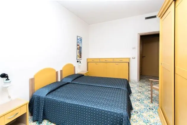 Standard Apart Daire, 2 Yatak Odası, Mutfak