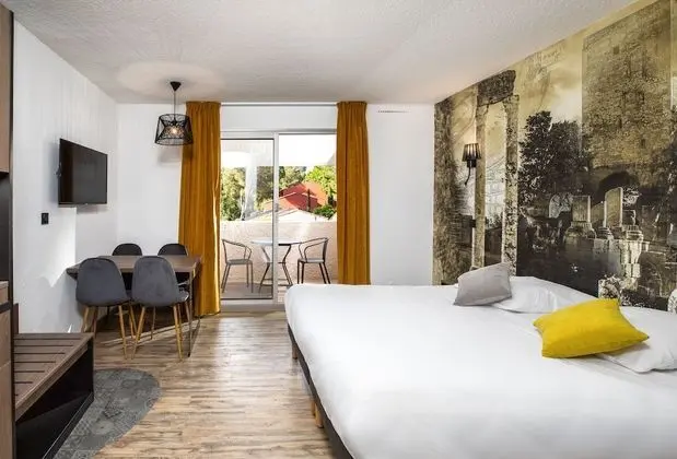 Superior Dört Kişilik Oda