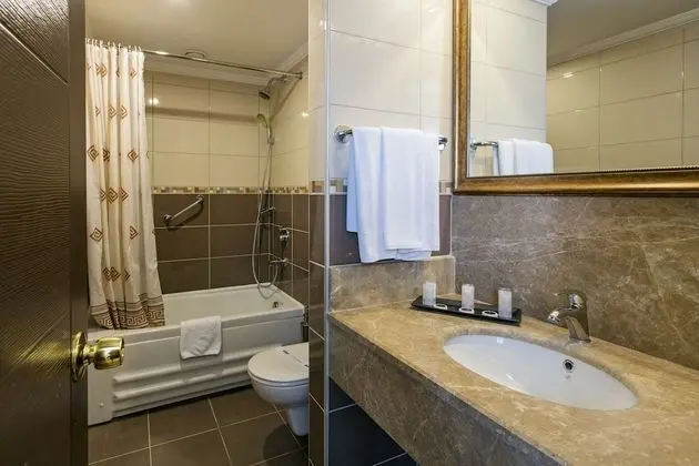 Üç Kişilik Oda, 1 Yatak Odası, Sigara İçilmez, Bahçe Manzaralı