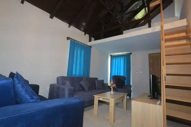 Ozel Havuzlu Villa