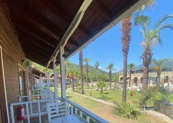 Loft, Havuz veya Bahçe Manzaralı