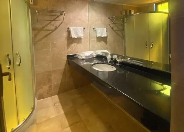 Loft, Havuz veya Bahçe Manzaralı