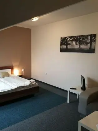 Tek Büyük veya İki Ayrı Yataklı Oda (Attic)