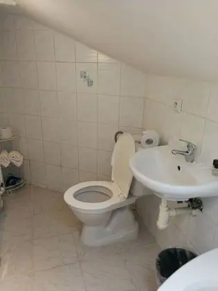 Tek Büyük veya İki Ayrı Yataklı Oda (Attic)