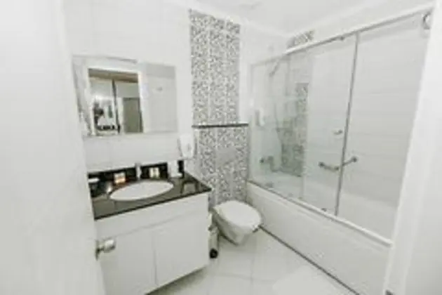 Club Deluxe Çatı Oda Havuz Manzaralı
