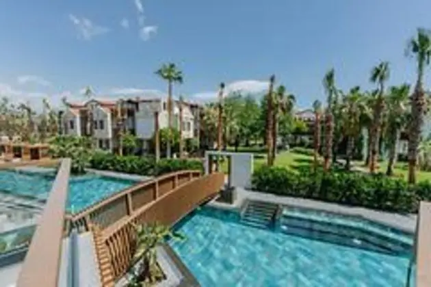Club Deluxe Swim-Up - Merdiven ile Havuz Erişimi
