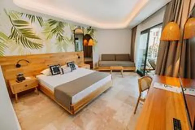Club Deluxe Swim-Up - Merdiven ile Havuz Erişimi