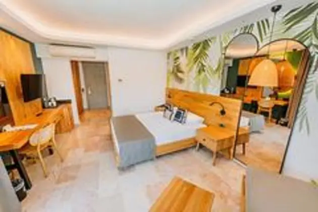 Club Deluxe Swim-Up - Merdiven ile Havuz Erişimi