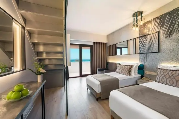 https://images.etstur.com/files/images/hotelImages/TR/51863/l/Club-Hotel-Turan-Prince-World-Oda-388912.jpg