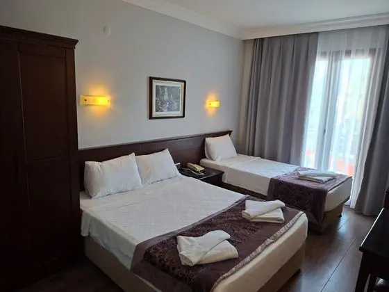 https://images.etstur.com/imgproxy/resize/2560x1440/files/images/hotelImages/etsrooms/504985/Club_Viva_Hotel_20251216172432_0.jpeg