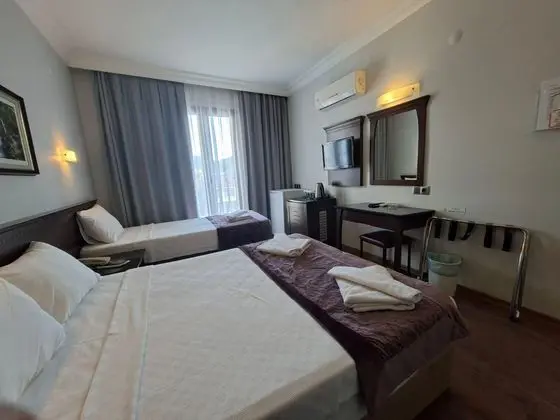 https://images.etstur.com/imgproxy/resize/2560x1440/files/images/hotelImages/etsrooms/504985/Club_Viva_Hotel_20251216172432_2.jpeg