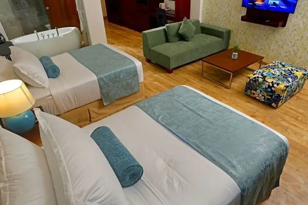 Garden Premier Room