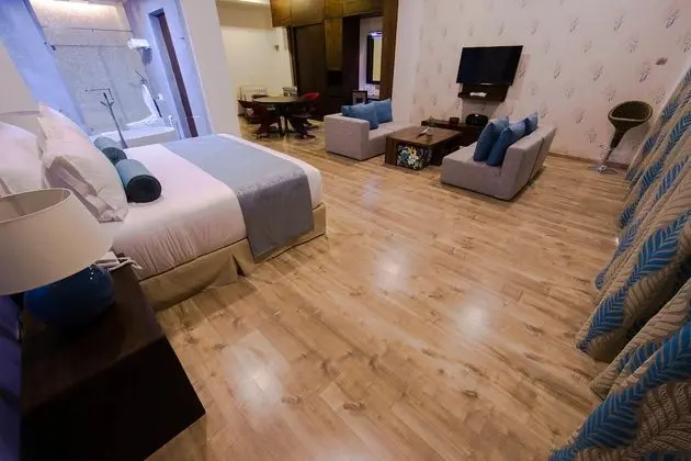 Ocean Premier Room