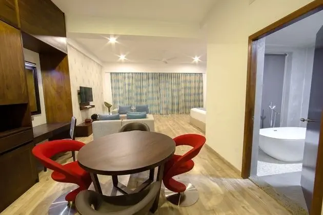 Ocean Premier Room