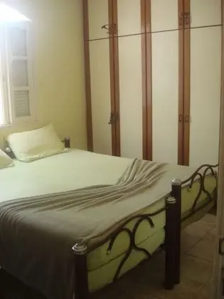 Tek Büyük veya İki Ayrı Yataklı Oda, Ortak Banyo