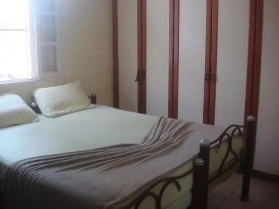 Tek Büyük veya İki Ayrı Yataklı Oda, Ortak Banyo