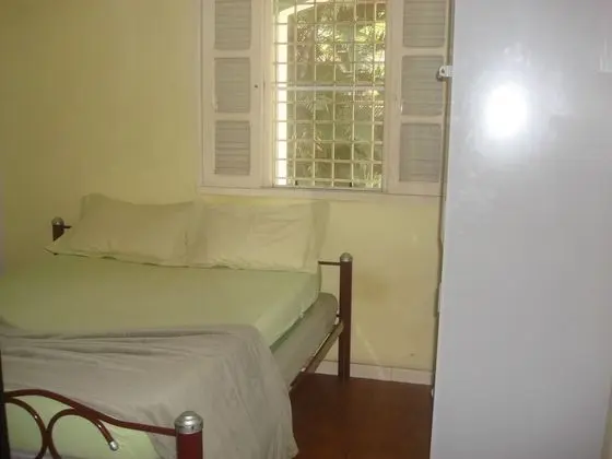 Tek Büyük veya İki Ayrı Yataklı Oda, Ortak Banyo