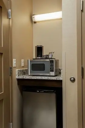 Classic Oda, 2 Büyük (Queen) Boy Yatak, Engellilere Uygun