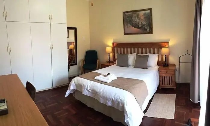 Self-Catering Standard Double room (4)