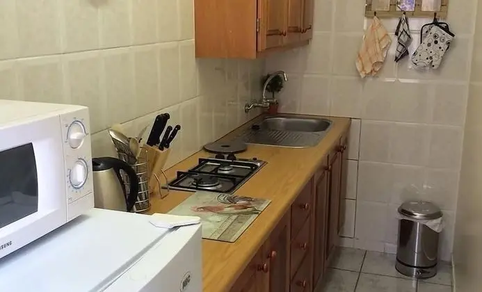 Self-Catering Standard Double room (4)