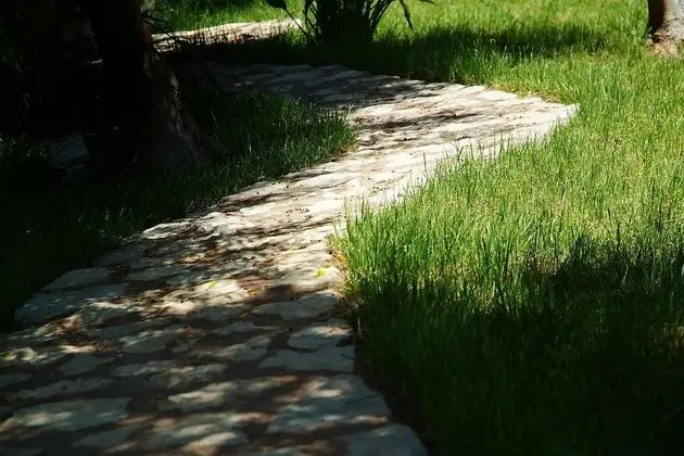 Büyük Yataklı Tek Kişilik Oda