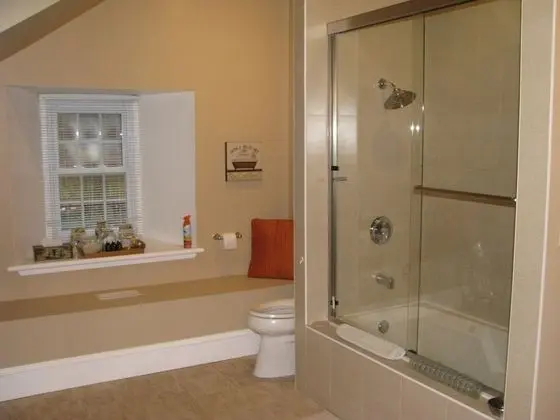 Standard Oda, Birden Çok Yatak, Ortak Banyo