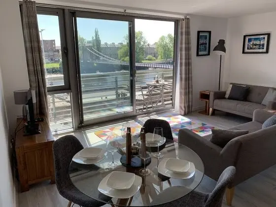 Apart Daire, 2 Yatak Odası, Balkon, Nehir Manzaralı