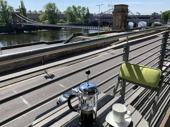 Apart Daire, 2 Yatak Odası, Balkon, Nehir Manzaralı
