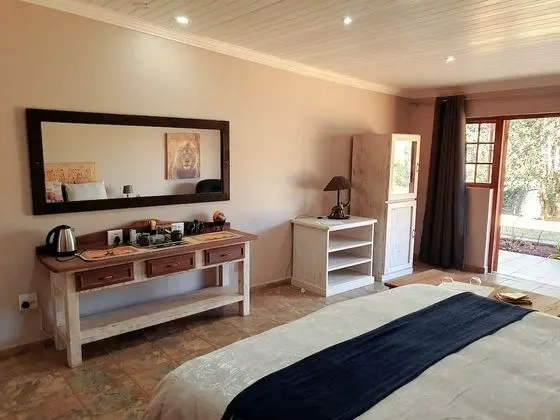 North Lodge Delux Queen Room 8