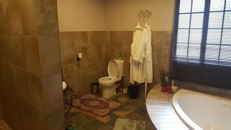 North Lodge Queen Delux Room 5